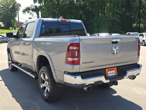 Used 2019 RAM 1500 Laramie AWD/4WD image 3