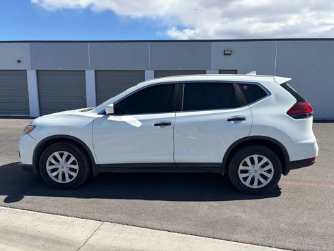 Used 2018 Nissan Rogue S image 4