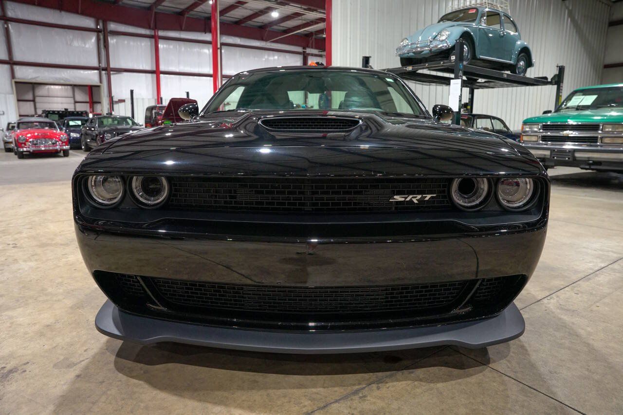 Used 2016 Dodge Challenger SRT Hellcat RWD image 13