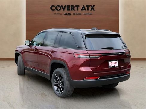 New 2025 Jeep Grand Cherokee Limited image 3