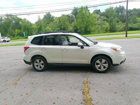 Used 2014 Subaru Forester 2.5i Limited AWD/4WD image 6