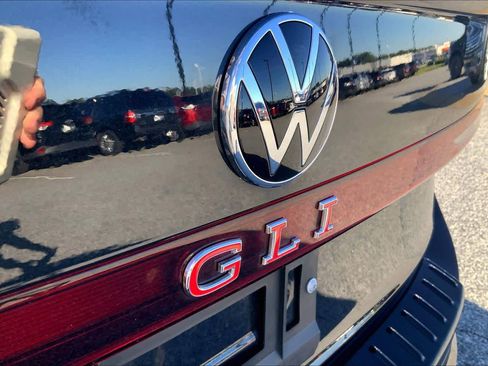 Used 2025 Volkswagen Jetta GLI Autobahn FWD image 30