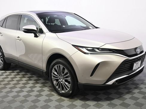 Used 2024 Toyota Venza Limited AWD/4WD image 8
