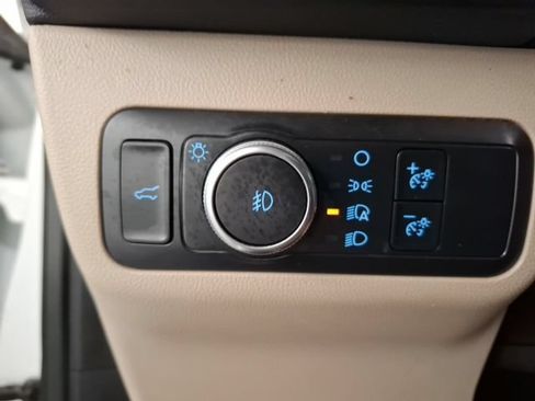 Used 2020 Ford Escape Titanium AWD/4WD image 18