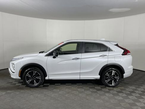 Used 2024 Mitsubishi Eclipse Cross SEL image 3
