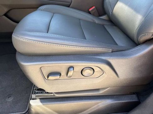 New 2025 Chevrolet Suburban LT w/ Comfort Package AWD/4WD image 11