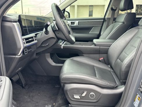 Certified 2025 Hyundai Santa Fe Limited image 9