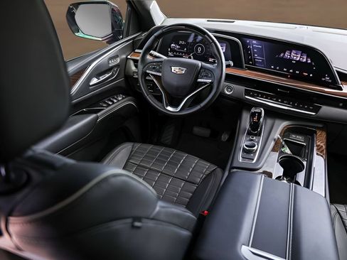 Certified 2024 Cadillac Escalade Sport Platinum w/ LPO, ONYX Package AWD/4WD image 27