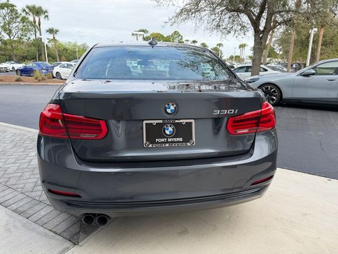 Used 2018 BMW 330i Sedan w/ Convenience Package image 9