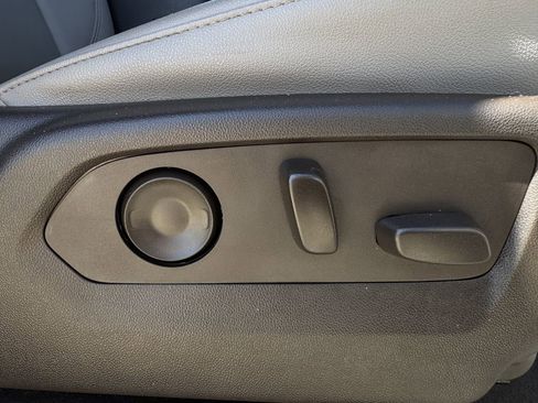 Used 2021 Chevrolet Tahoe Z71 w/ Rear Media and Nav Package image 26