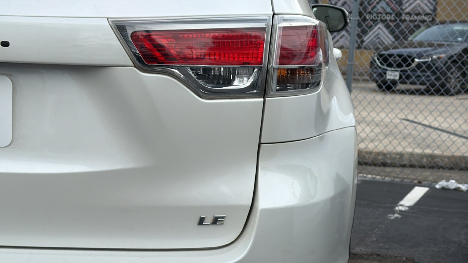 Used 2015 Toyota Highlander LE FWD image 9