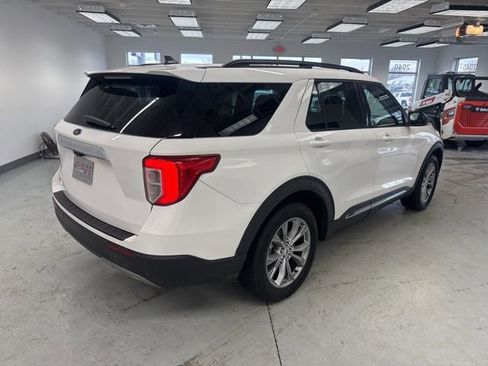 Used 2021 Ford Explorer XLT w/ Equipment Group 202A image 13