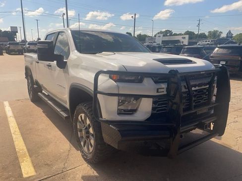 Used 2022 Chevrolet Silverado 2500 Custom AWD/4WD image 2