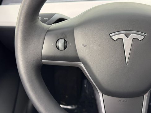 Used 2022 Tesla Model 3 image 19