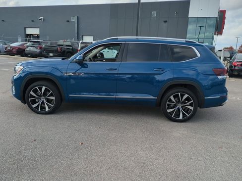 Used 2025 Volkswagen Atlas SEL Premium R-Line image 7