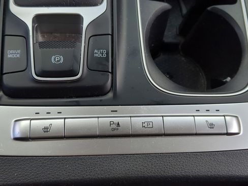 Certified 2024 Kia Carnival LX image 14