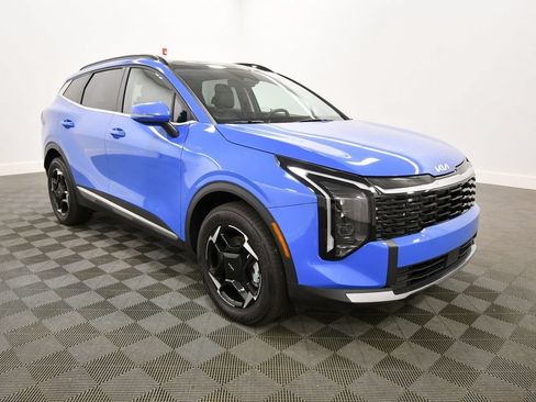 Certified 2026 Kia Sportage EX w/ EX Panorama Roof Package AWD/4WD image 10