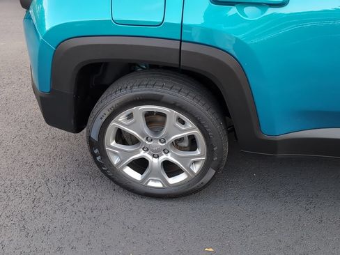 Used 2022 Jeep Renegade Limited AWD/4WD image 4