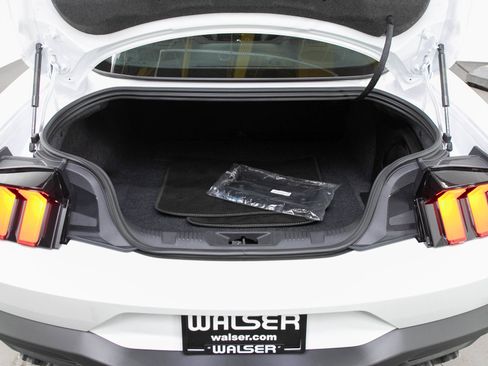 Used 2024 Ford Mustang GT Premium RWD image 17