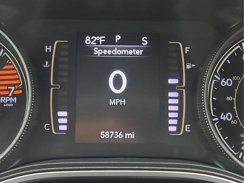 Used 2019 Jeep Cherokee Latitude Plus FWD image 15