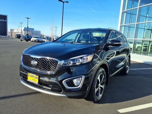 Used 2017 Kia Sorento EX image 3
