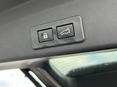 Used 2023 Subaru Ascent Limited w/ Technology Package image 6