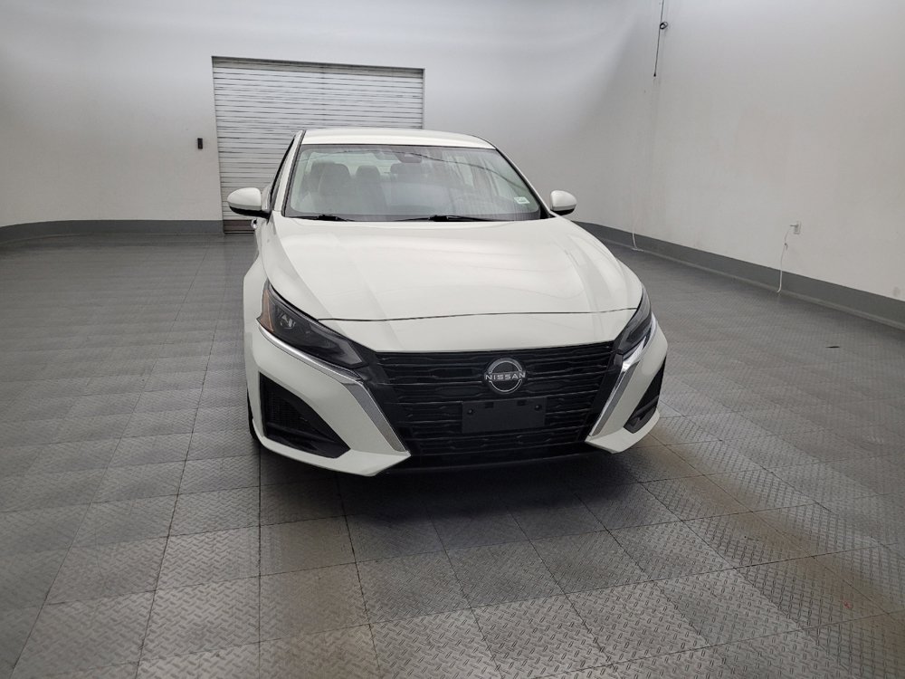Used 2023 Nissan Altima 2.5 SV FWD image 14