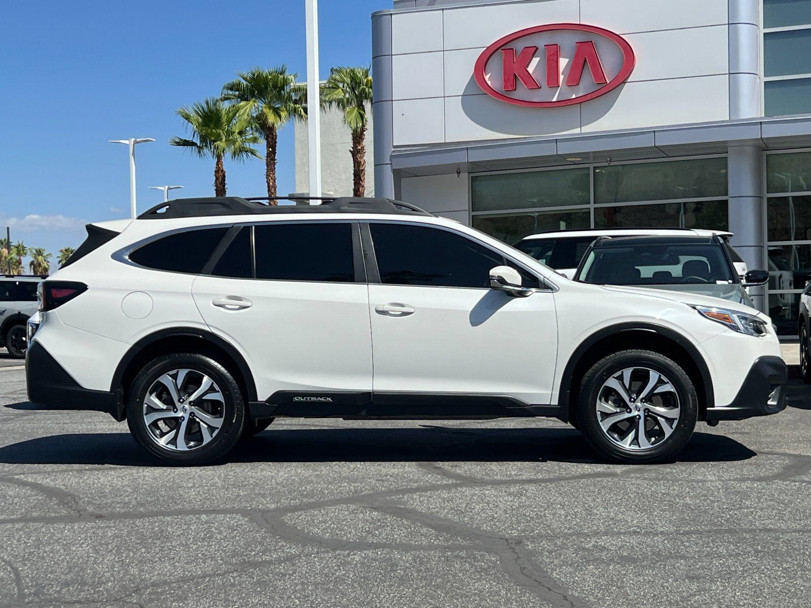 Used 2022 Subaru Outback Limited w/ Popular Package #2 AWD/4WD image 2