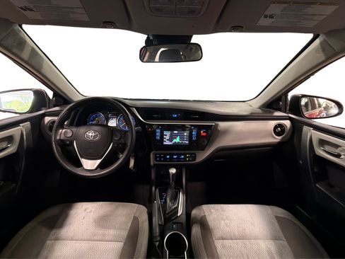 Used 2018 Toyota Corolla LE FWD image 36