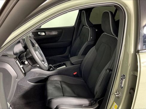 Used 2023 Volvo XC40 Recharge Plus AWD/4WD image 24