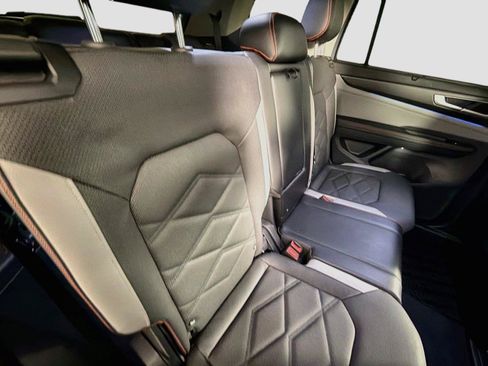 Used 2024 Volkswagen Atlas Peak Edition SE AWD/4WD image 26