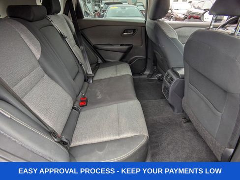 Used 2022 Nissan Rogue SV FWD image 18