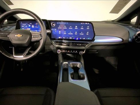 Used 2025 Chevrolet Equinox EV LT w/ Convenience Package AWD/4WD image 15