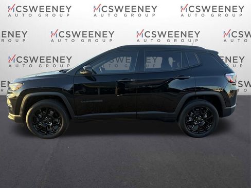 Used 2025 Jeep Compass Latitude w/ Altitude Special Edition image 2