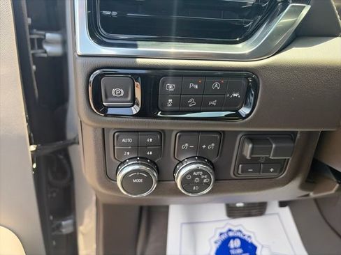 New 2026 GMC Yukon XL Elevation w/ Elevation Premium Package AWD/4WD image 19
