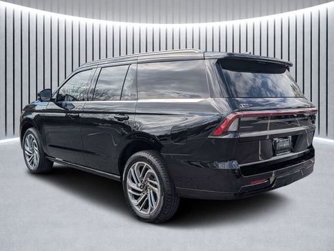 New 2026 Lincoln Navigator Reserve AWD/4WD image 5