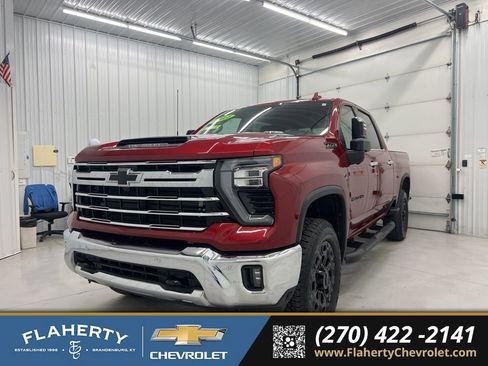 Used 2025 Chevrolet Silverado 2500 LTZ w/ LTZ Convenience Package image 6