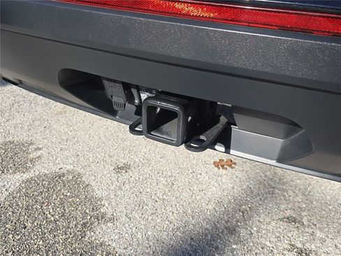 Used 2025 Volkswagen Atlas Cross Sport SEL image 5