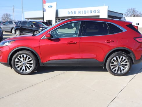 Used 2022 Ford Escape Titanium image 8