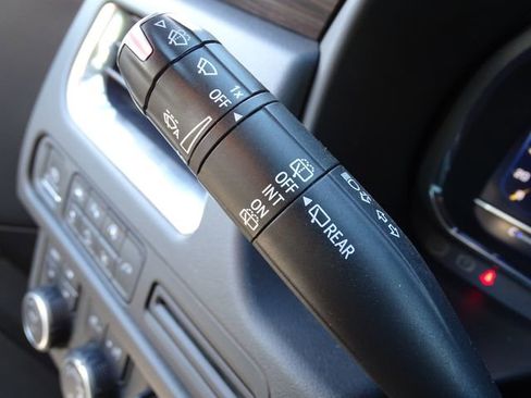 Used 2022 Chevrolet Tahoe Z71 w/ Z71 Off-Road Package image 15