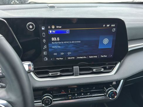 Used 2025 Chevrolet Equinox LT image 30