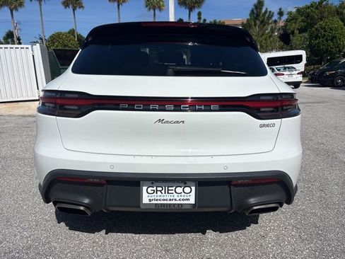 Used 2022 Porsche Macan w/ Premium Package Plus image 3