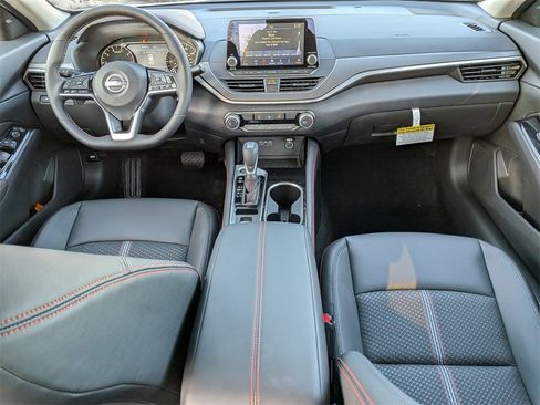 New 2025 Nissan Altima 2.5 SR image 17