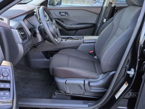 Used 2023 Nissan Rogue S image 14