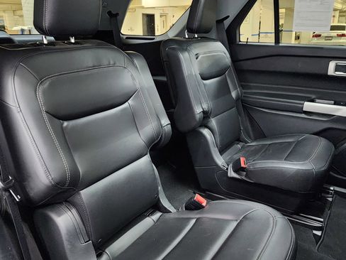 Used 2022 Ford Explorer XLT w/ Equipment Group 202A image 19