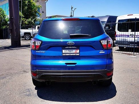 Used 2018 Ford Escape SE w/ SE Sport Appearance Package FWD image 9