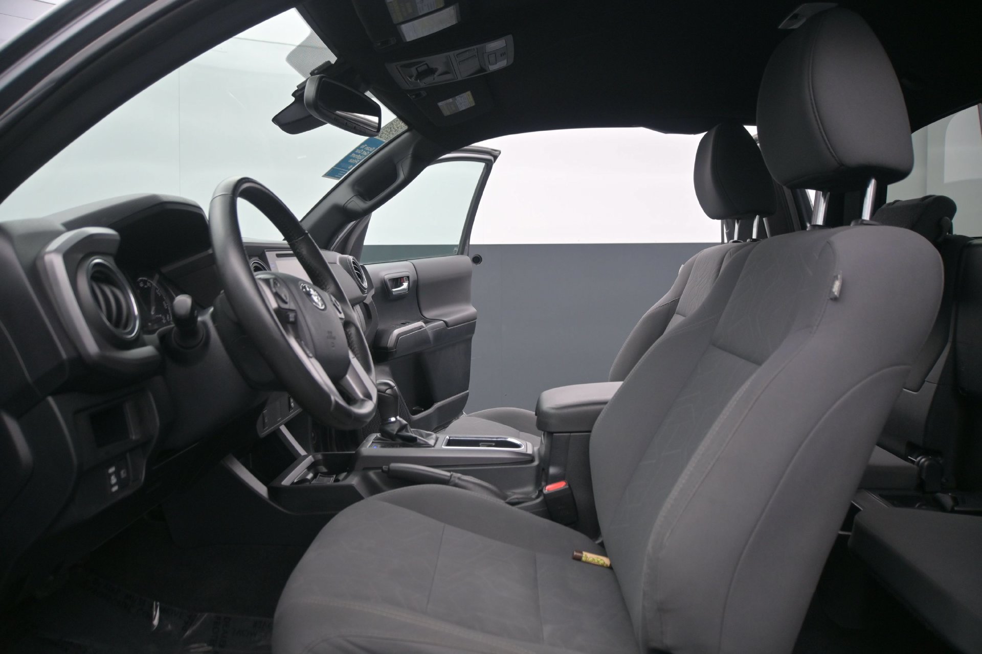 Used 2019 Toyota Tacoma TRD Off-Road AWD/4WD image 18