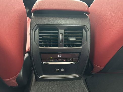 Used 2025 BMW 330i Sedan w/ M Sport Package RWD image 27