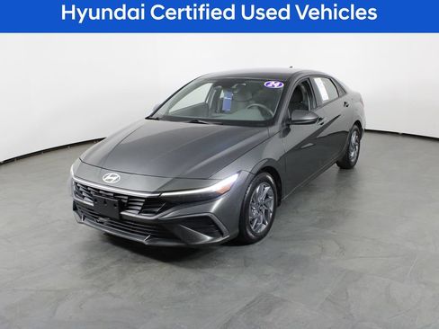 Certified 2024 Hyundai Elantra SEL FWD image 2