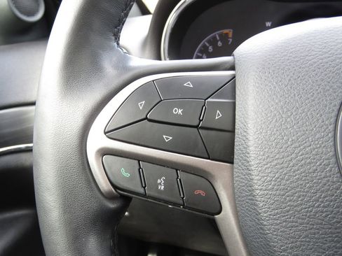 Used 2019 Jeep Grand Cherokee Limited AWD/4WD image 22